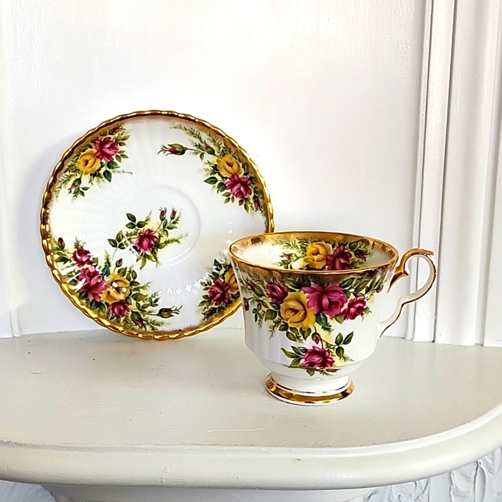 Royal Windsor Teacup and Saucer, excellent vintage condition